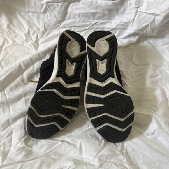 New Balance Sneakers - Picture 3 of 4